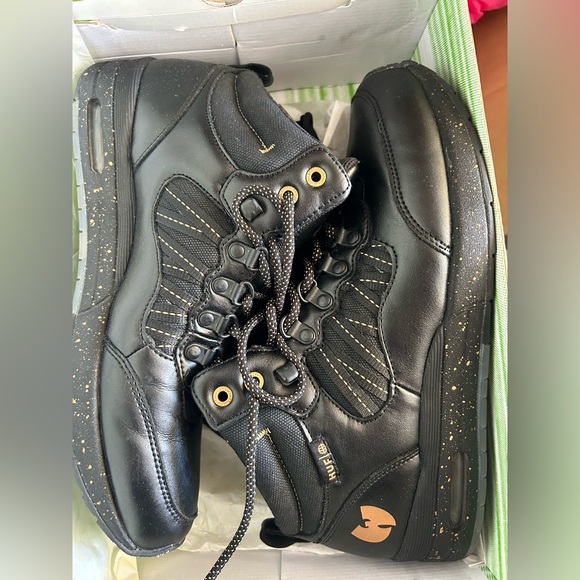 HUF X Wutang HR-1 Boots Limited Edition 20th Anniversary NEW Size 9.5 Shoes - Picture 2 of 2